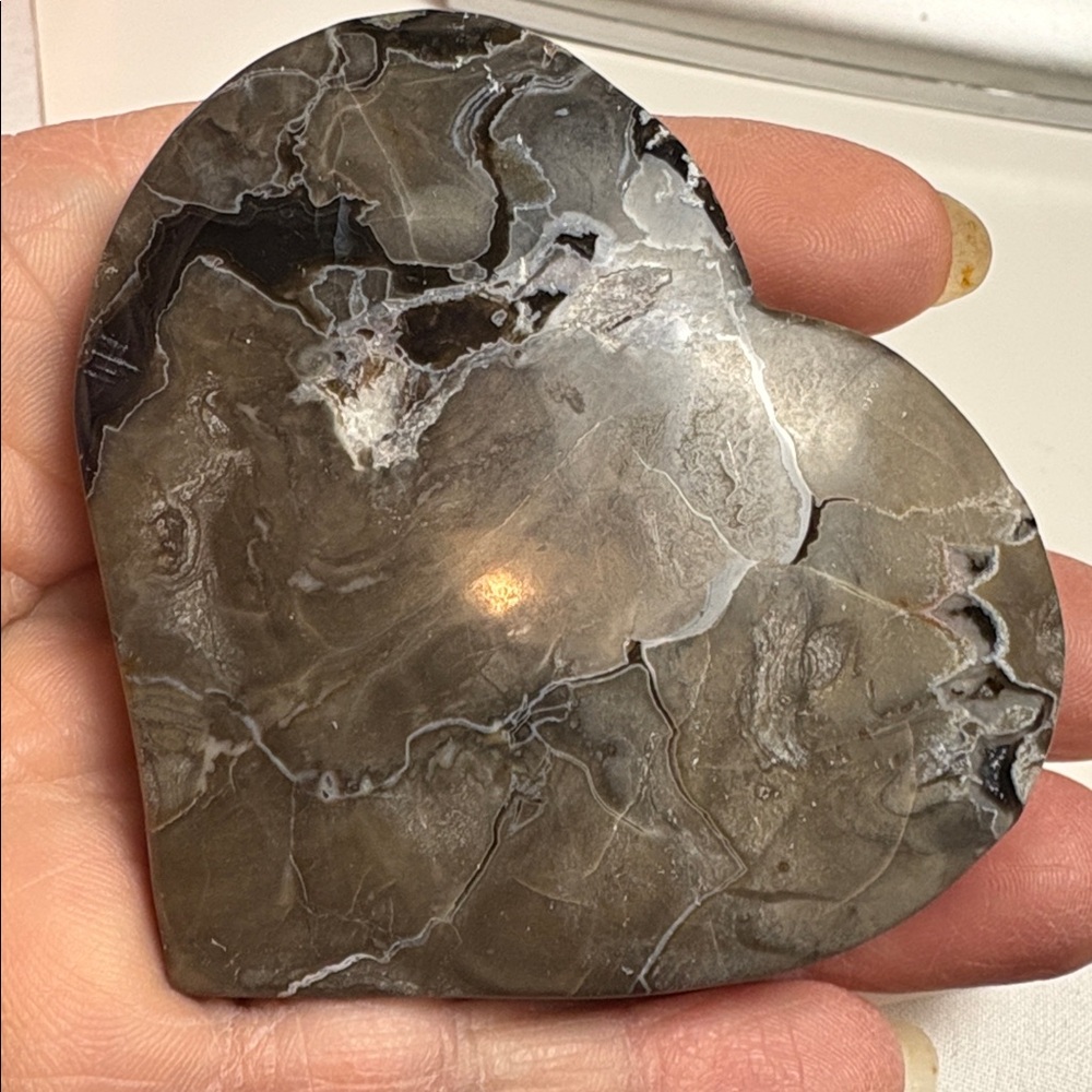 Big Volcano agate heart 
Heart-Shaped Stone Art Decor